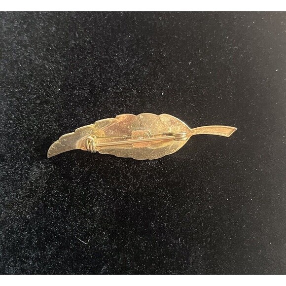 Vintage Gilded Leaf Brooch Pin Gold Tone Faux Pearl 2.25" - Picture 4 of 5